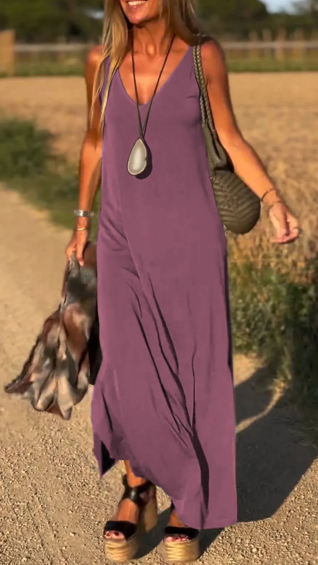 Robe Tendance Sexy à Bretelles et Décolleté en V | RAVELUX