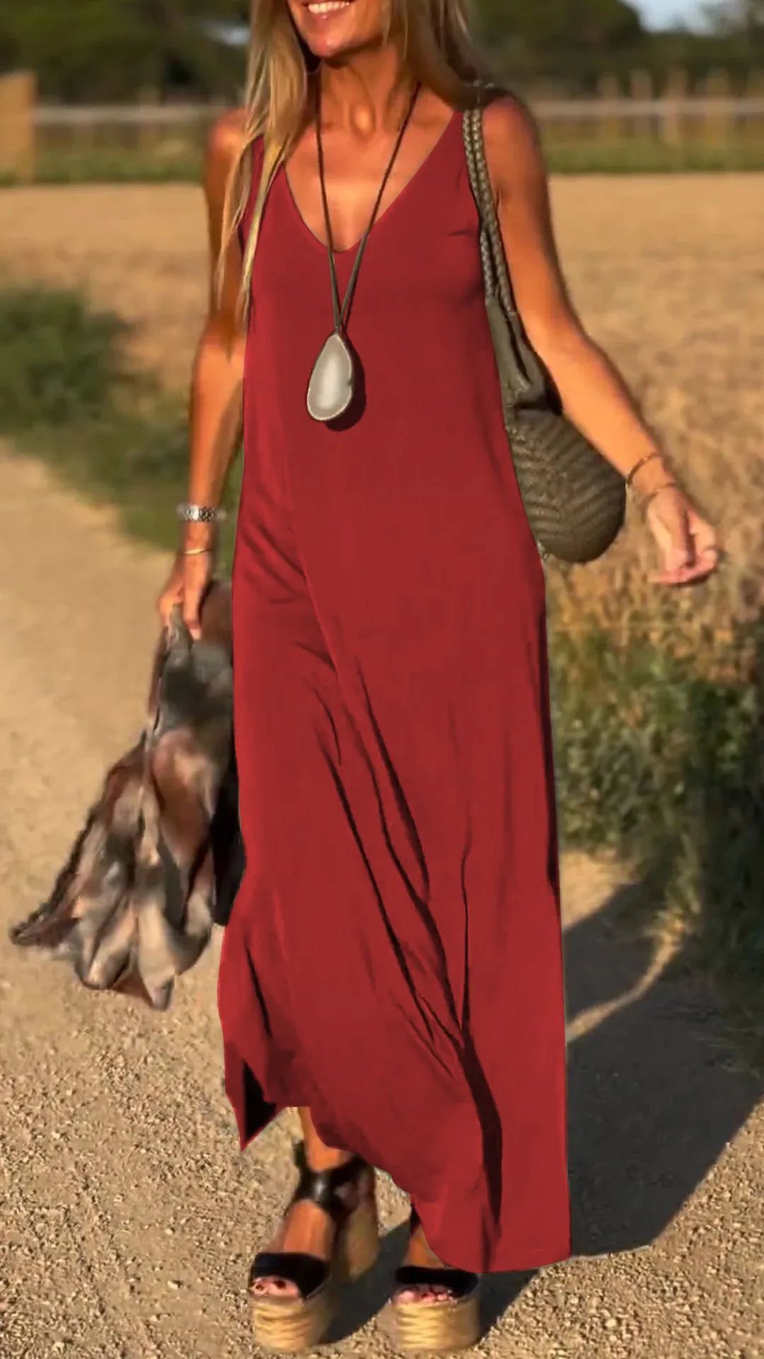 Robe Tendance Sexy à Bretelles et Décolleté en V | RAVELUX