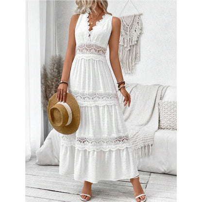 Robe en Dentelle Délicate à Col en V | RAVELUX