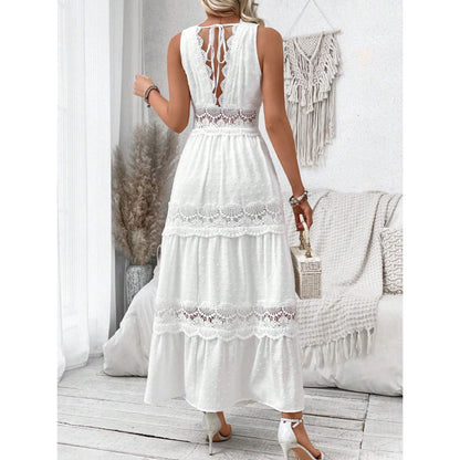 Robe en Dentelle Délicate à Col en V | RAVELUX
