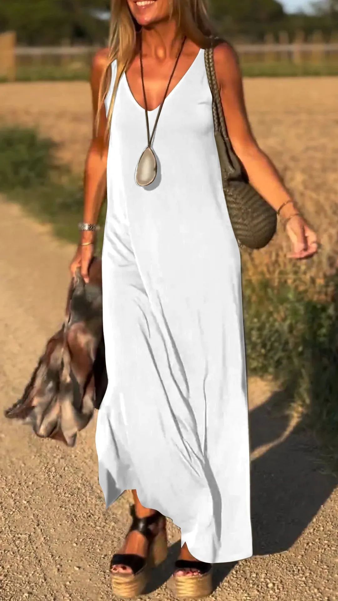 Robe Tendance Sexy à Bretelles et Décolleté en V | RAVELUX
